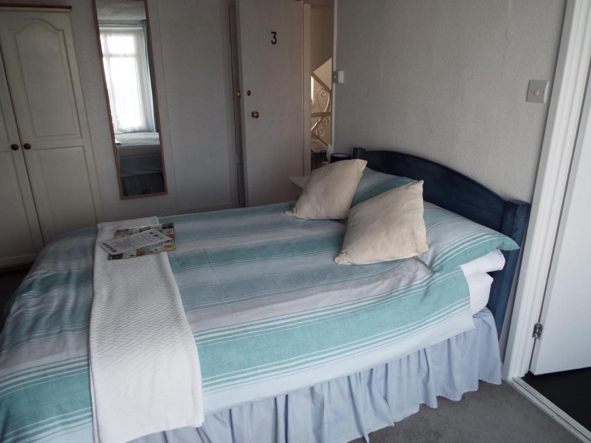 Corner House Guest House บิดีฟอร์ด ภายนอก รูปภาพ