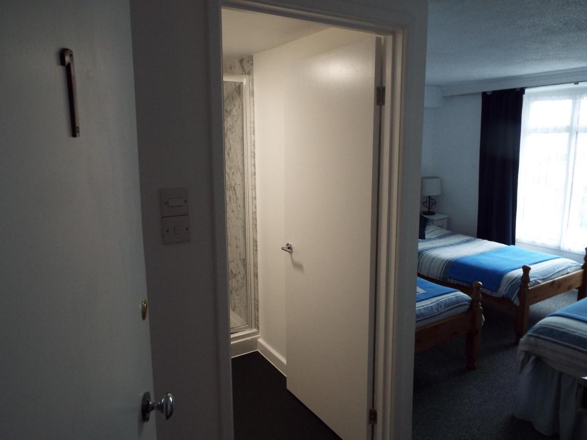 Corner House Guest House บิดีฟอร์ด ภายนอก รูปภาพ