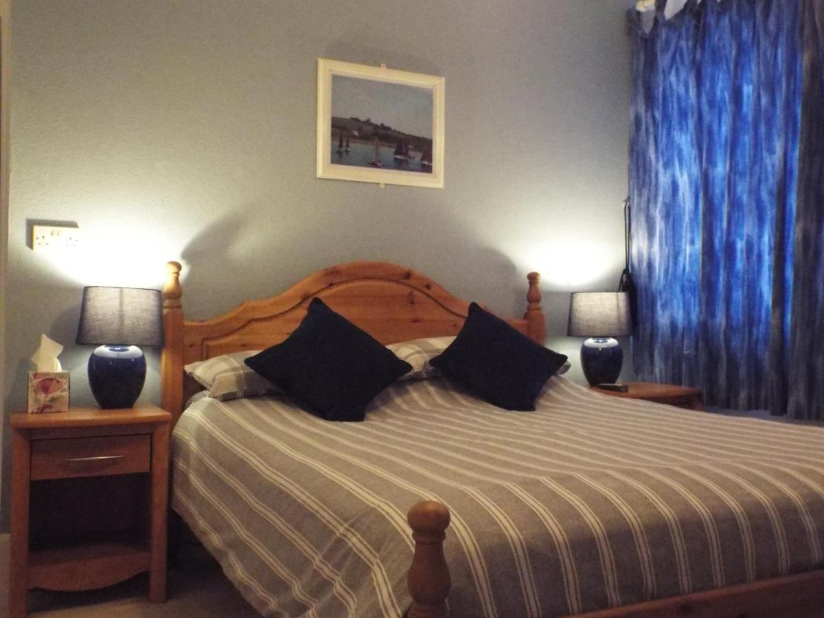 Corner House Guest House บิดีฟอร์ด ภายนอก รูปภาพ