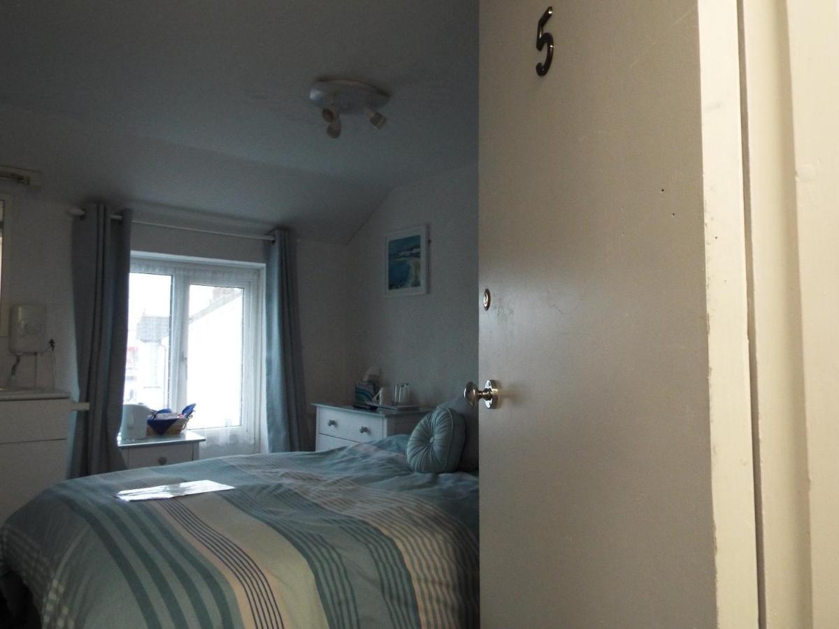 Corner House Guest House บิดีฟอร์ด ภายนอก รูปภาพ
